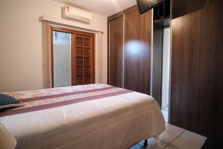 Casa à venda com 190m², 4 quartos e 2 vagasSuíte