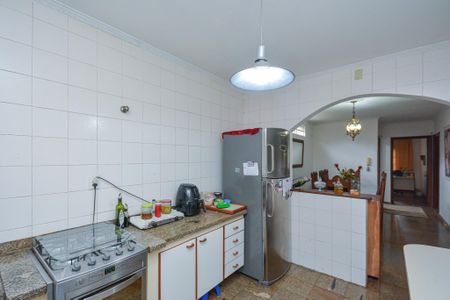 Casa à venda com 334m², 3 quartos e 4 vagasCozinha
