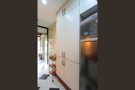 Apartamento à venda com 212m², 5 quartos e 3 vagasCozinha