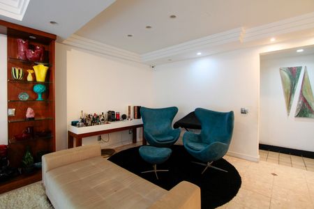 Apartamento à venda com 212m², 5 quartos e 3 vagasSala