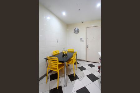 Apartamento à venda com 212m², 5 quartos e 3 vagasCozinha