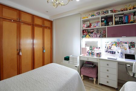 Apartamento à venda com 212m², 5 quartos e 3 vagasSuíte 2 