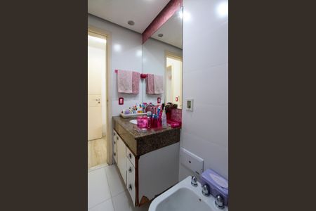 Apartamento à venda com 212m², 5 quartos e 3 vagasBanheiro Suíte 2 