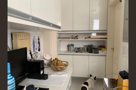 Apartamento à venda com 200m², 3 quartos e 2 vagas Apartamento à venda com 200m², 3 quartos e 2 vagasFoto 08