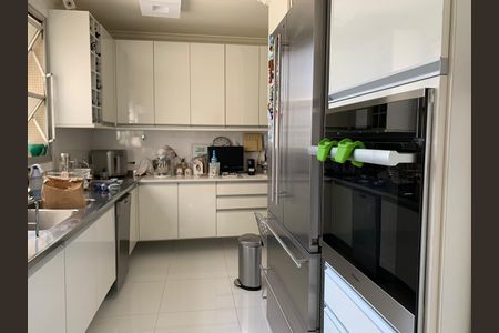 Apartamento à venda com 200m², 3 quartos e 2 vagas Apartamento à venda com 200m², 3 quartos e 2 vagasFoto 09