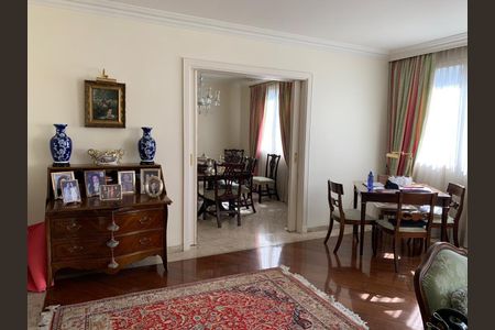 Apartamento à venda com 200m², 3 quartos e 2 vagas Apartamento à venda com 200m², 3 quartos e 2 vagasFoto 02