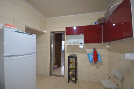 Casa para alugar com 240m², 2 quartos e 2 vagasCozinha
