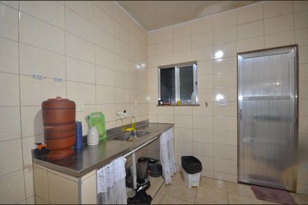 Casa para alugar com 240m², 2 quartos e 2 vagasCozinha