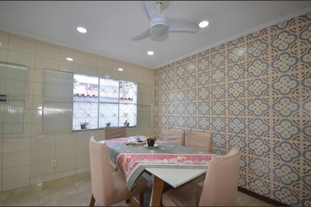 Casa para alugar com 240m², 2 quartos e 2 vagasSala