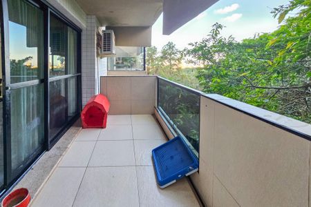 Apartamento para alugar com 147m², 3 quartos e 2 vagas Apartamento para alugar com 147m², 3 quartos e 2 vagasVaranda