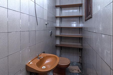 Casa à venda com 114m², 3 quartos e 2 vagasbanheiro na área de serviço_1