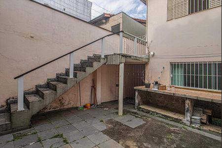 Casa à venda com 114m², 3 quartos e 2 vagasquintal e área de serviço_4