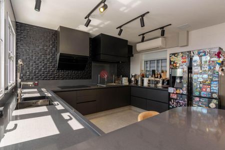 Apartamento à venda com 240m², 4 quartos e 4 vagas