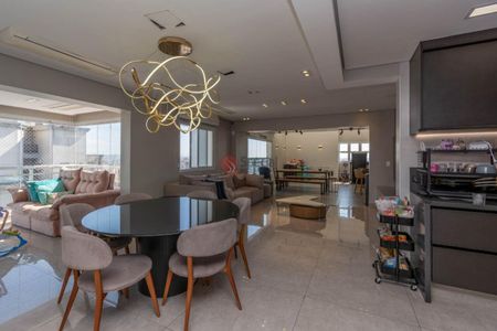 Apartamento à venda com 240m², 4 quartos e 4 vagas