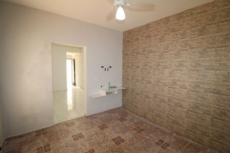 Casa de condomínio para alugar com 45m², 1 quarto e sem vagaSala / Quarto