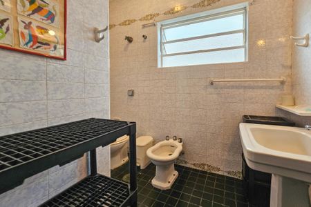 Casa para alugar com 336m², 4 quartos e 6 vagasBanheiro 2