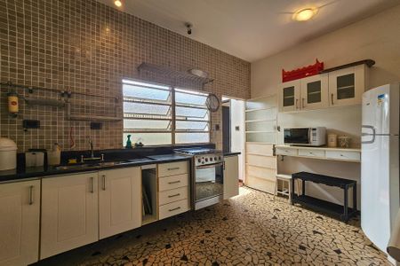 Casa para alugar com 336m², 4 quartos e 6 vagasBanheiro 2