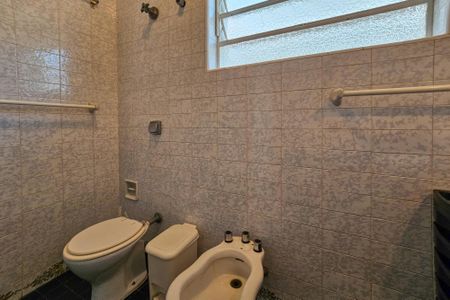 Casa para alugar com 336m², 4 quartos e 6 vagasBanheiro 2