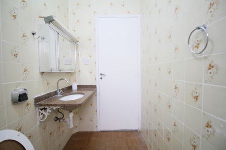 Casa à venda com 70m², 2 quartos e 2 vagasBanheiro
