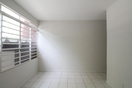 Casa à venda com 70m², 2 quartos e 2 vagasSala