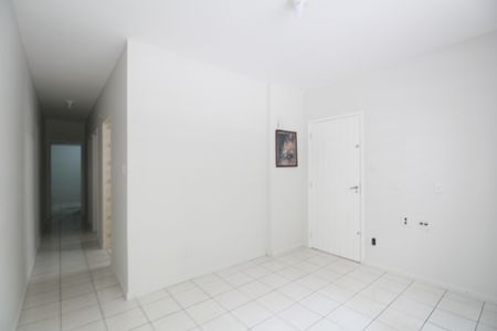 Casa à venda com 70m², 2 quartos e 2 vagasSala