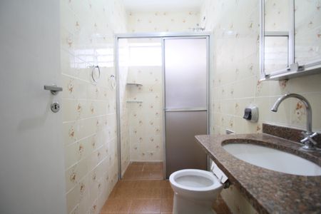 Casa à venda com 70m², 2 quartos e 2 vagasBanheiro