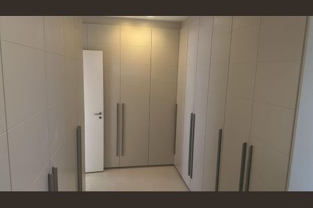 Apartamento à venda com 310m², 4 quartos e 4 vagasFoto 13