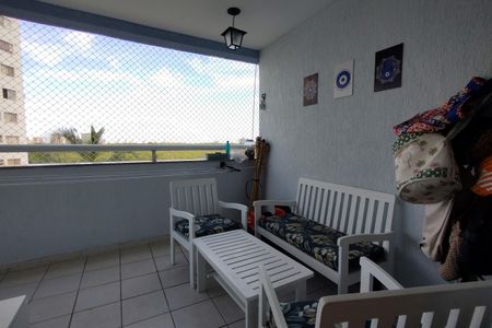 Apartamento à venda com 114m², 4 quartos e 2 vagas Apartamento à venda com 114m², 4 quartos e 2 vagasVaranda