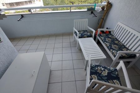 Apartamento à venda com 114m², 4 quartos e 2 vagas Apartamento à venda com 114m², 4 quartos e 2 vagasVaranda