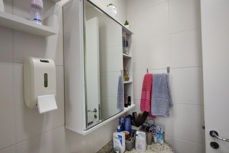 Apartamento à venda com 114m², 4 quartos e 2 vagas Apartamento à venda com 114m², 4 quartos e 2 vagasBanheiro da Suíte