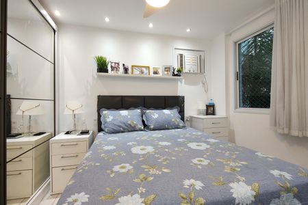 Apartamento à venda com 114m², 4 quartos e 2 vagas Apartamento à venda com 114m², 4 quartos e 2 vagasSuíte