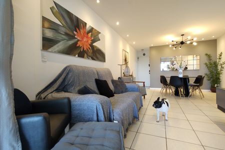 Apartamento à venda com 114m², 4 quartos e 2 vagas Apartamento à venda com 114m², 4 quartos e 2 vagasSala