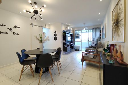 Apartamento à venda com 114m², 4 quartos e 2 vagas Apartamento à venda com 114m², 4 quartos e 2 vagasSala