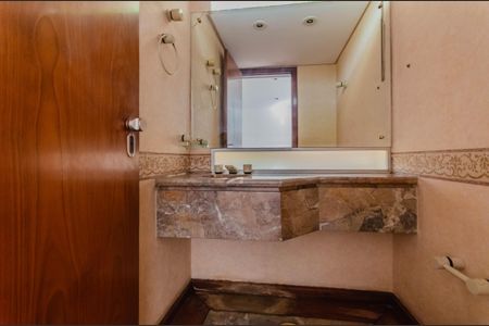 Casa à venda com 350m², 4 quartos e 4 vagasLavabo