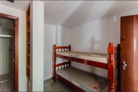 Casa à venda com 350m², 4 quartos e 4 vagasQuarto de Serviço