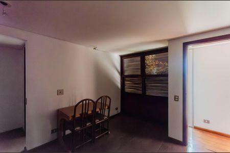 Casa à venda com 350m², 4 quartos e 4 vagasSuíte 1