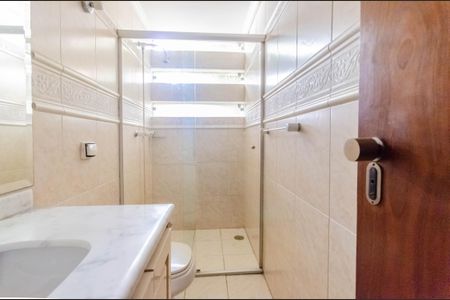 Casa à venda com 350m², 4 quartos e 4 vagasBanheiro da Suíte 1