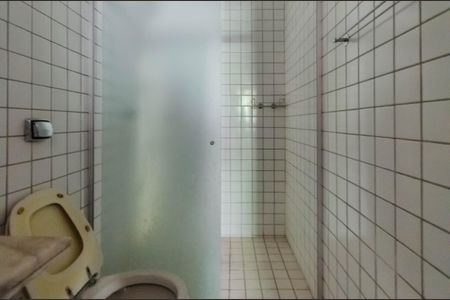 Casa à venda com 350m², 4 quartos e 4 vagasBanheiro de serviço