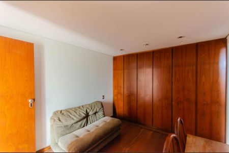 Casa à venda com 350m², 4 quartos e 4 vagasSuíte 1