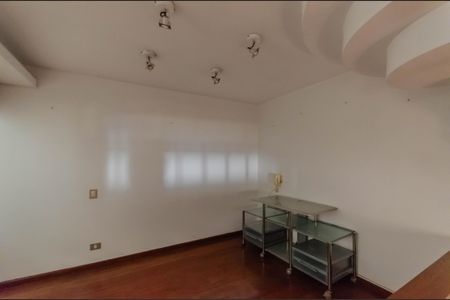 Casa à venda com 350m², 4 quartos e 4 vagasSala