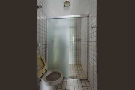 Casa à venda com 350m², 4 quartos e 4 vagasBanheiro de serviço