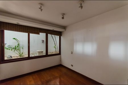 Casa à venda com 350m², 4 quartos e 4 vagasSala