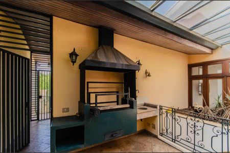 Casa à venda com 350m², 4 quartos e 4 vagasQuintal - Churrasqueira