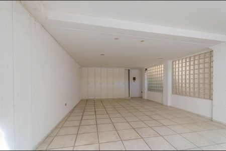 Casa à venda com 350m², 4 quartos e 4 vagasGaragem