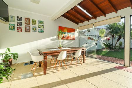 Casa de condomínio à venda com 191m², 3 quartos e 2 vagasEspaço Churrasqueira