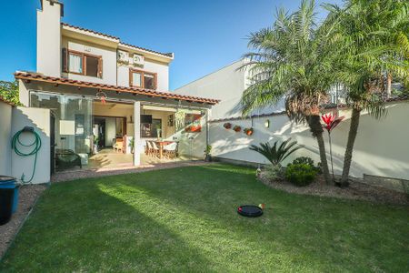 Casa de condomínio à venda com 191m², 3 quartos e 2 vagasQuintal fundos