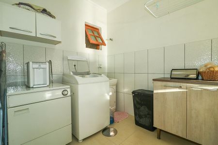 Casa de condomínio à venda com 191m², 3 quartos e 2 vagasÁrea de Serviço