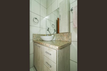 Casa de condomínio à venda com 191m², 3 quartos e 2 vagasBanheiro