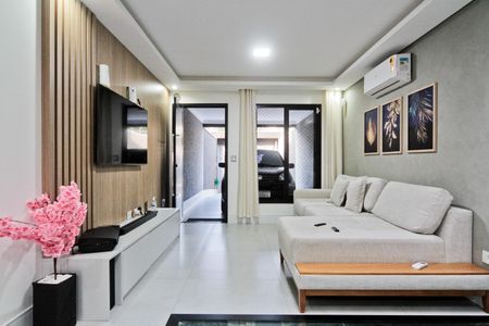 Casa à venda com 249m², 3 quartos e 2 vagasSala