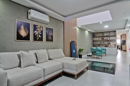 Casa à venda com 249m², 3 quartos e 2 vagasSala